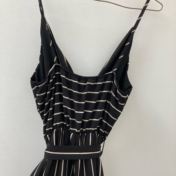 Black with white stripes jumpsuit with wide legs and belt. Size medium - Picture 6 of 8